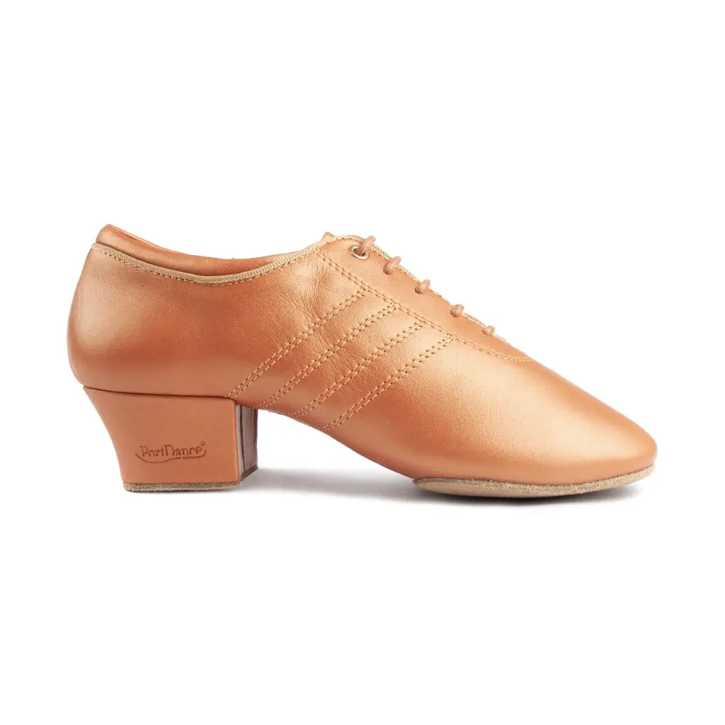 PortDance PD008 PREMIUM Telové tmavé – tanečné topánky (4 cm) 1 Kožené tanečné topánky PortDance PD008 PREMIUM v tmavom telovom odtieni so 4 cm podpätkom.